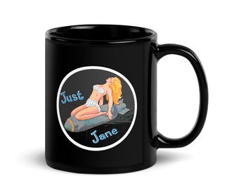 WW2 Bomber Girl Nose Art Just Jane. História Presentes para ele Presentes em caneca, WW2 D-Day Presentes, World War 2 Presentes, WW2 Coffee Mug, Black Glossy Mug