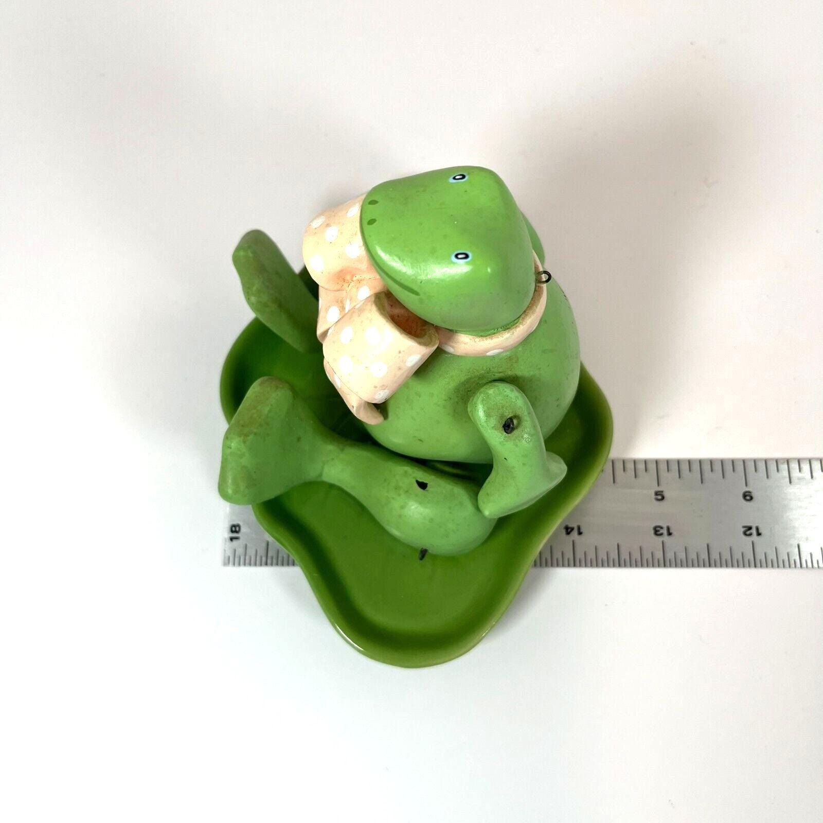 VTG Dept 56 カエルの関節式フィギュア ピンクの水玉模様のリボンと