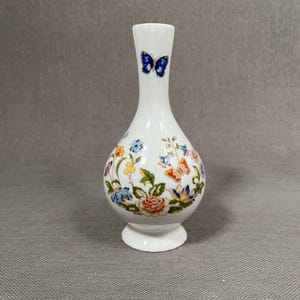 Aynsley Cottage Garden 7 Floral Bud Vase w/ Butterflies Made in England