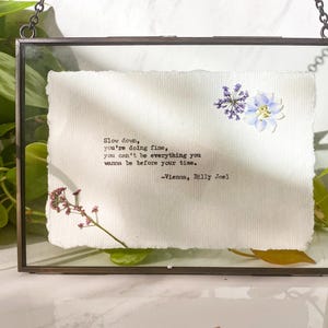 Stampa con citazione personalizzata in bronzo antico, 5x7, catena, carta di COTONE - Poesia o arte murale letteraria - Messaggio o poesia incorniciata fatta a mano