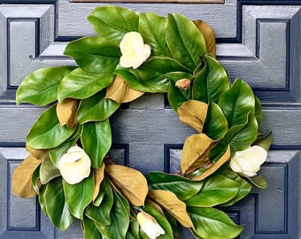Magnolia Wreath: Elegant White Blossoms, Grapevine Base (22-inch)