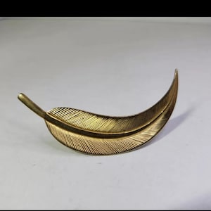 Vintage Gold Tone Leaf Brooch Pin