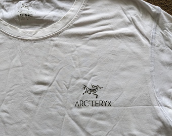 ARC’TERYX Tee White Minimal Tech Street T-shirt Arcteryx Logo Graphic T-Shirt X000008464-021538