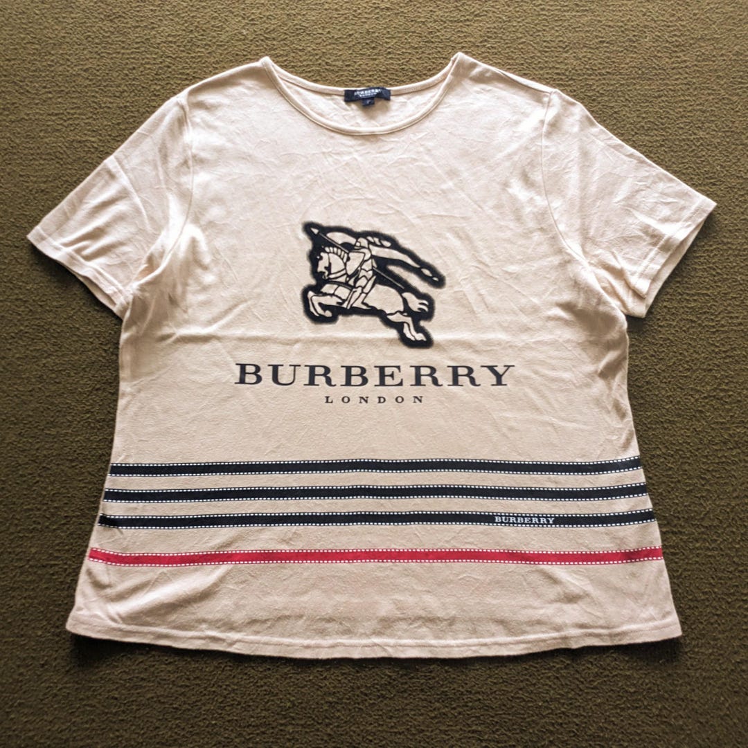 Vintage BURBERRY LONDON Luxury Brand Custom Art Spell Out T-shirt
