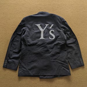 Cravate Yohji Yamamoto Vintage En Soie 100% - Noir Plissé - Occasion Très Bon État
