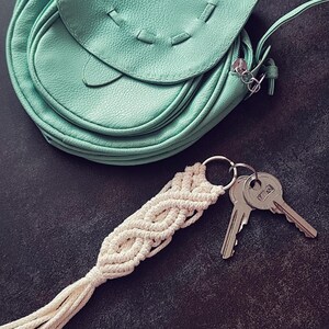 Simple Boho Macramé Keychain PDF Tutorial | 20-page DIY Guide With Step ...