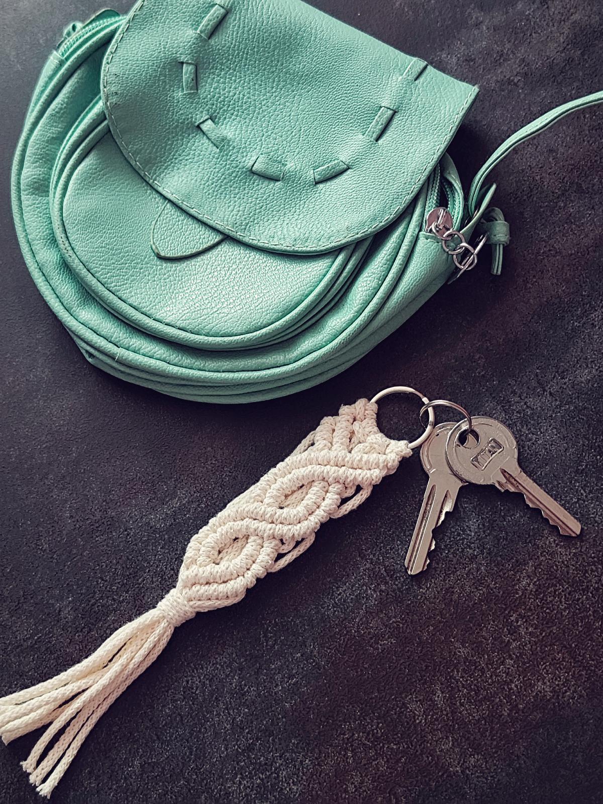 Simple Boho Macramé Keychain PDF Tutorial | 20-page DIY Guide With Step ...