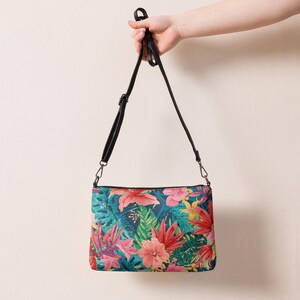 【再販】　インドネシアバティック　A4肩掛けバッグ　ハンドメイド 再販】 インドネシアバティック 肩掛け A4バッグ ハンドメイド