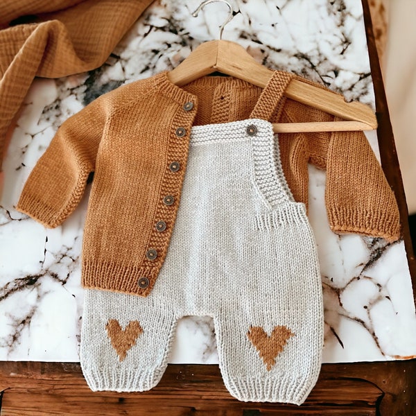 Conjunto orgánico para bebés tejido a mano - Cárdigan y mameluco con patrón de corazón, regalo para recién nacidos, regalo ecológico para baby shower - Ropa de bebé de punto con infusión de amor