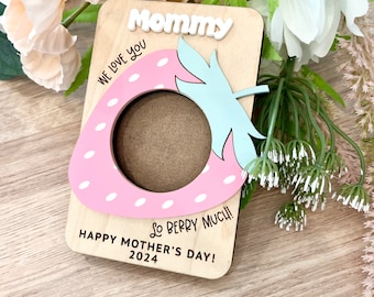 Mother’s Day Magnet | Love you berry much | we love you | Mom | Grandma | Oma | Nana | Grandkids | Picture Frame | Strawberry | Magnet