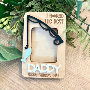 Father’s Day Magnet | We hooked the best | Fishing | Fisherman | Dad | Grandpa | Papa | Opa | Picture Frame | Grandkids Gift | Magnet