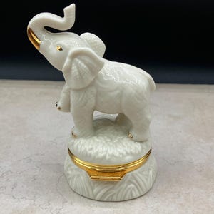 Lenox Treasures Good Luck Elephant Trinket Box 24 ct Gold Trim