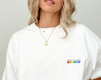 Love Is Love Tshirt Pride LGTBQ Regenbogen Herz Shirt Rainbow Hearts T-Shirt Liebe Vielfalt Y2K Crop Top 2000s Statement Apparel