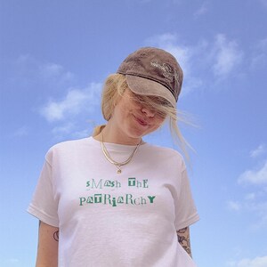 Camiseta feminista "¡Abajo el patriarcado, nena!" | Regalo para el activismo por la igualdad y el empoderamiento femenino | Algodón orgánico vegano imagen 7