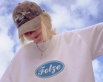 Fotze Shirt - Feministisches Statement T-Shirt im Retro-Look - Satire Mode - Lustiges Geschenk - Bold & Empowered Unisex TShirt