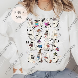 Peut inclure: Sweat-shirt blanc avec un motif d'Halloween. Le motif pr&eacute;sente des fant&ocirc;mes de dessins anim&eacute;s lisant des livres, accompagn&eacute;s de chauves-souris et d'autres illustrations effrayantes. Le texte "PNG + SVG" est dans un cercle en haut &agrave; gauche.