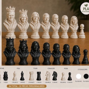 Peut inclure: Un jeu d'échecs personnalisé avec 32 pièces, comprenant rois, reines, fous, tours, cavaliers et pions. Les pièces sont des bustes sculptés en blanc et noir, avec le texte "PIÈCES D'ÉCHECS PERSONNALISÉES" et "32 PIÈCES PERSONNALISÉES".