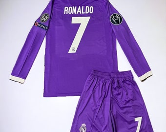 Ensemble complet violet Real Madrid 2016-2017 extérieur Maillot Cristiano Ronaldo n°7 de la Ligue des champions, short - Tenue de football à manches courtes et longues