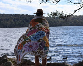 Floral Knitted Throw Blanket: Sofa Picnic Blanket with Optional Strap