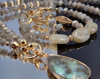 Necklace with labradorite Labradorite pendant Labradorite earrings Labradorite bracelet Medallion in a gold frame Labradorite set