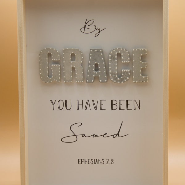 Christliches Wandbild aus Holz mit Betonbuchstaben "GRACE", "By grace you have been saved"