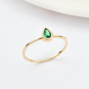 14K Gold Emerald Ring, Gold Emerald Ring, Emerald Ring, Gemstone Gold Ring, May Birthstone Ring, Emerald Gemstone Ring, 14K Gold Ring.