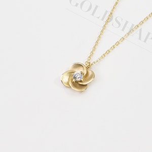 14K Gold Tiny Rose Necklace, Gold Rose Necklace, Flower Necklace, Floral Necklace, Lucky Rose Necklace, Love Necklace, 14K Gold Necklace.