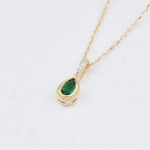 14K Gold Emerald Necklace, Gold Emerald Necklace, Emerald Charm Necklace, May Birthstone Necklace, Gemstone Necklace, 14K Gold Necklace.