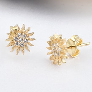 14K Gold Sonnenohrringe, Sonnengoldohrringe, Sonnensymbolohrringe, Sonnenformgoldohrringe, Kalestiale Goldohrringe, 14K Goldohrringe.