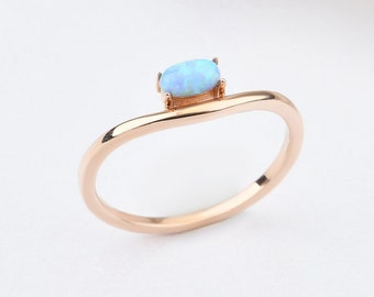 14K goud blauwe opaal ring, gouden opaal ring, blauwe opaal ring, opaal edelsteen ring, oktober Birthstone ring, opaal ring, 14K gouden ring, blauwe opaal.