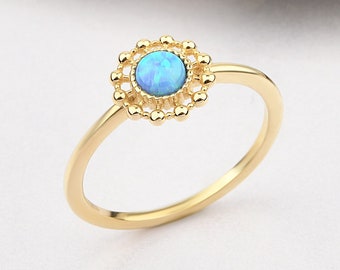 14K gouden ring blauwe opaal, ring gouden opaal, ring blauwe opaal, ring opaal edelsteen, ring oktober geboortesteen, ring opaal, 14 kt gouden ring, ring blauwe opaal.