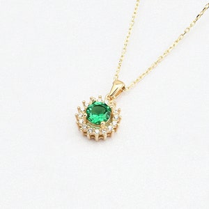 14K Gold Emerald Necklace, Gold Emerald Necklace, Emerald Charm Necklace, May Birthstone Necklace, Gemstone Necklace, 14K Gold Necklace.
