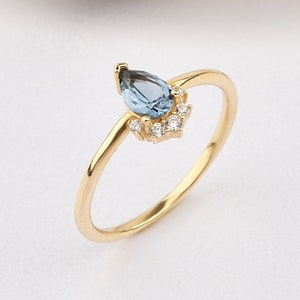 14K Gold Sapphire Ring, Gold Sapphire Ring, Sapphire Ring, Gemstone Ring, September Birthstone Ring, Sapphire Gemstone Ring, 14K Gold Ring.