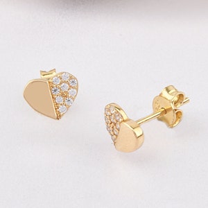 14K Gold Heart Earrings, Heart Gold Earrings, Heart Earrings, Love Earrings, Heart Stud Earrings, 14K Gold Earrings, Gold Stud Earrings.