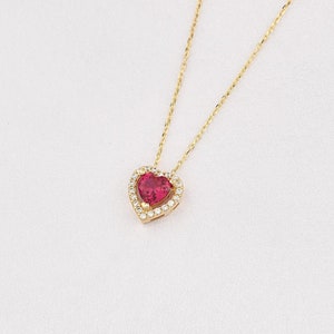 Colar de rubi em forma de coração 14K, colar de coração em ouro maciço 14K, pedra de nascimento de setembro, colar em forma de coração, colar de rubi, rubi lapidado em forma de coração, ouro 14K.