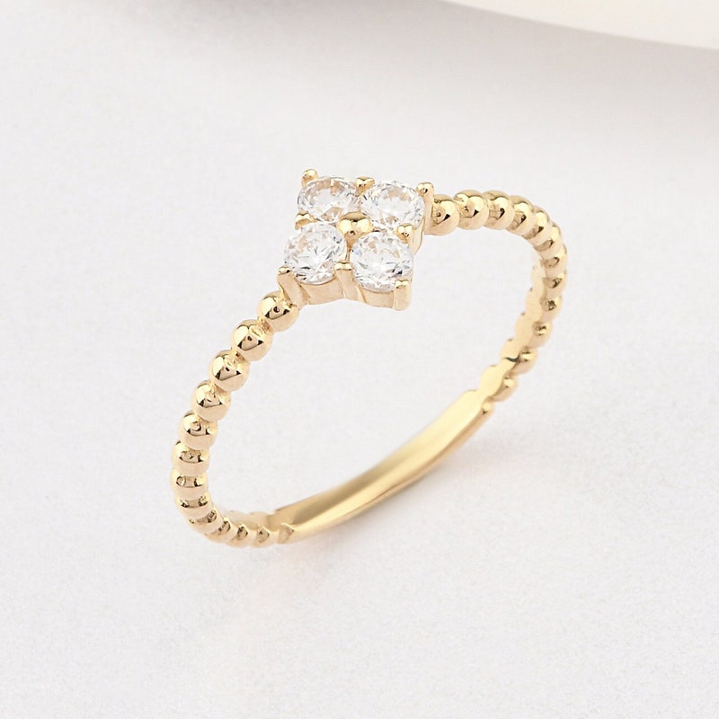 Clover Cigar Ring main image 1