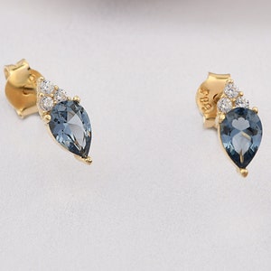 Sapphire Gold  Earrings, 14K Gold Sapphire Earrings, Sapphire Stud Earrings, Sapphire Earrings, Gold September Birthstone Earrings.