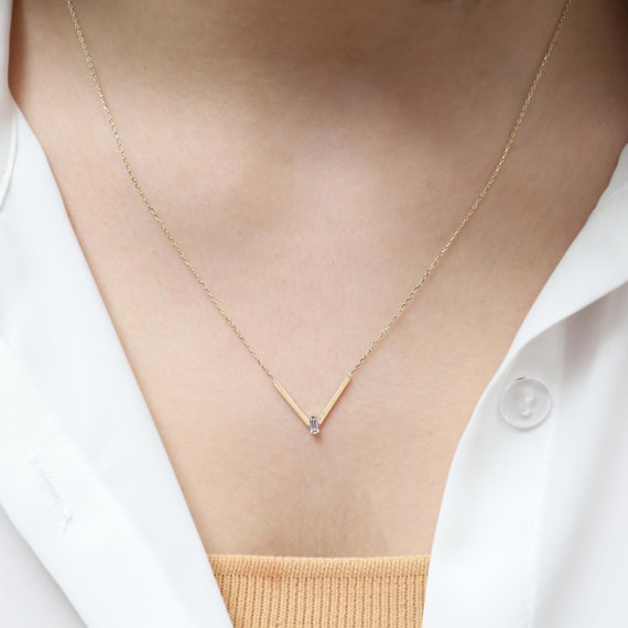 14K Gold Chevron Necklace, Gold Chevron Necklace, Infinity Necklace, V Necklace, 14K Gold Neckace, Chevron Charm Necklace, Gold Necklace.