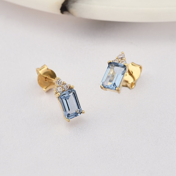 Sapphire Gold  Earrings, 14K Gold Sapphire Earrings, Sapphire Stud Earrings, Sapphire Earrings, Gold September Birthstone Earrings.
