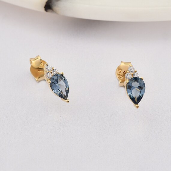 Sapphire Gold  Earrings, 14K Gold Sapphire Earrings, Sapphire Stud Earrings, Sapphire Earrings, Gold September Birthstone Earrings.