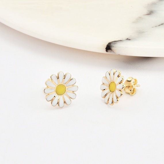 14K Gold Daisy Earrings With Enamel, Daisy Earring, Daisy Charm Earrings, Gold Daisy Earrings, Stud Gold Earrings, 14K Gold Enamel Earrings.