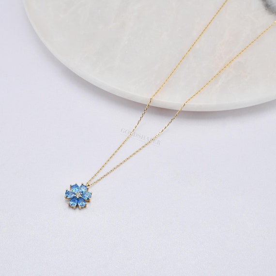14K Gold Flower Aquamarine Necklace, Gold Flower Necklace, Aquamarine Necklace, Aquamarine Flower Necklace, Flower With Aquamarine Stones.