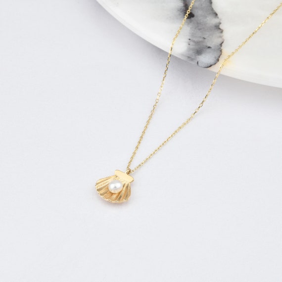 14K Gold Shell Necklace With Pearl, Gold Shell Necklace, Sea Shell  Necklace, Sea Necklace, Pearl Necklace, 14K Gold Necklace.