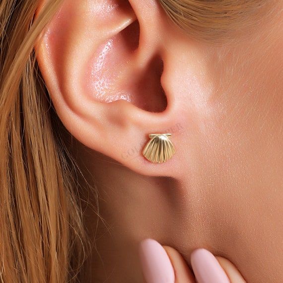 14K Gold Sea Shell Earrings, Shell Gold Earrings, Shell Earrings, Sea Shell Earrings, Shell Stud Earrings, 14K Gold Earrings, Stud Earrings.