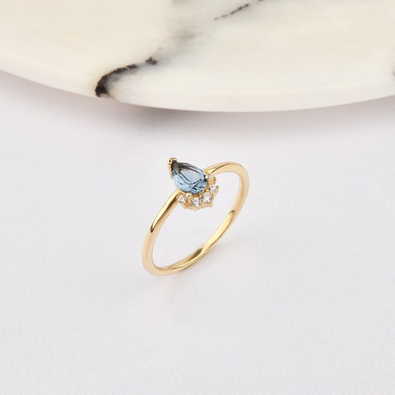 14K Gold Sapphire Ring, Gold Sapphire Ring, Sapphire Ring, Gemstone Ring, September Birthstone Ring, Sapphire Gemstone Ring, 14K Gold Ring.