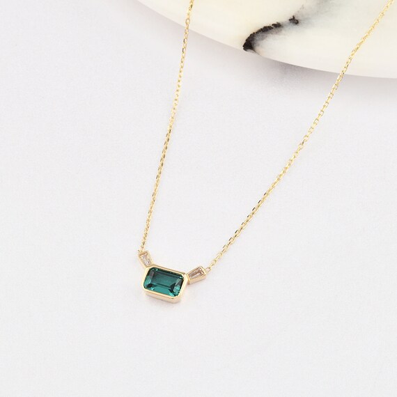 14K Gold Emerald Necklace, Gold Emerald Necklace, Emerald Charm Necklace, May Birthstone Necklace, Gemstone Necklace, 14K Gold Necklace.