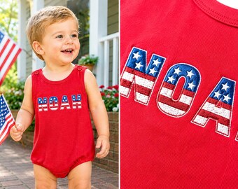 Personalisierter Vaterländischer Strampler | Individuell gesticktes USA Name Bubble Outfit