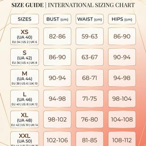 Puede incluir: Una tabla de gu&iacute;a de tallas internacional con un icono de percha en la parte superior. La tabla enumera tallas de XS a XXL con medidas de busto, cintura y cadera en cent&iacute;metros, incluyendo conversiones de tallas UA, EU, US y UK por fila.