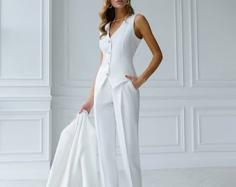 Stilvolles dreiteiliges Brautanzugset, maßgeschneiderter weißer Blazer mit Weste und Hose, schicker Hochzeitshosenanzug für moderne Bräute