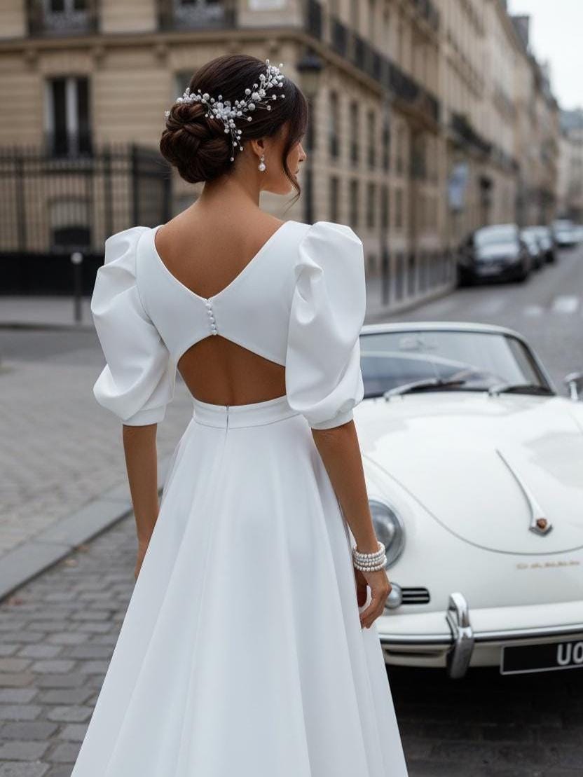 Robe de mariée midi dos nu pour mariage civil